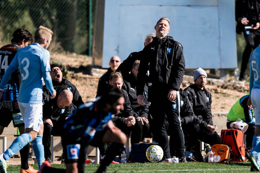 Malmö FFs tränare Magnus Pehrsson deppar