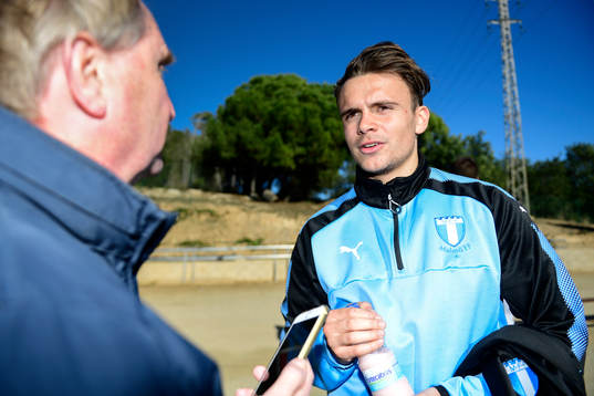 Malmö FFs Andreas Vindheim blir intervjuad