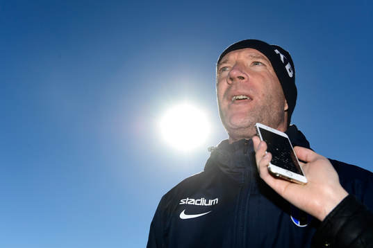 Sirius tränare Kim Bergstrand blir intervjuad