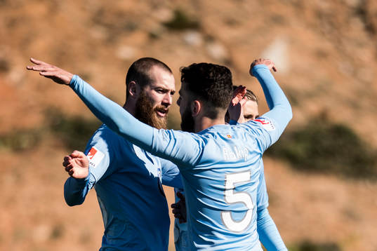 Malmö FFs Jo Inge Berget jublar med Erdal Rakip