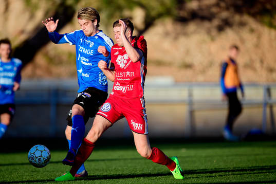 Östersunds Darijan Bojanic och Halmstads Marcus Mathisen