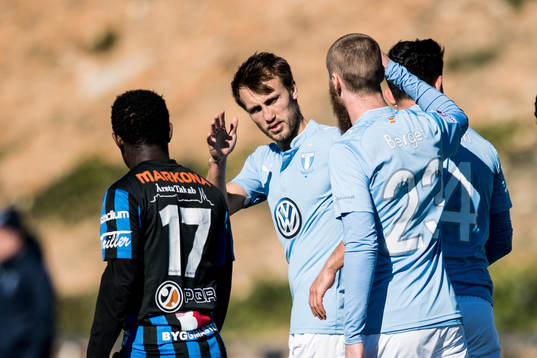 Malmö FFs Magnus Wolff Eikrem jublar med Jo Inge Berget