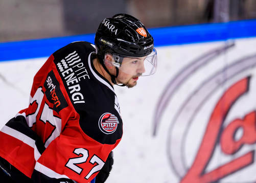 Piteås Jannik Karvinen på uppvärmningen