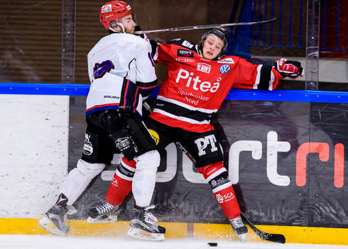 Kalixs Tory Barss tacklar Piteås Isak Pantzare