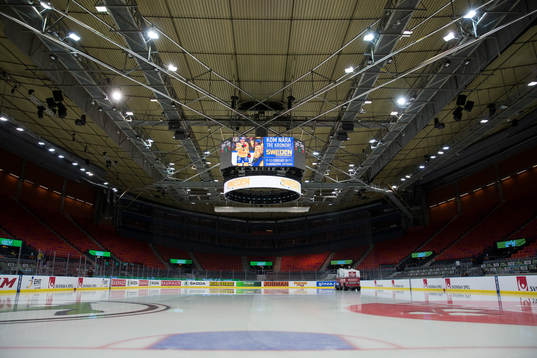 Scandinavium interiört innan en ishockeymatch i Sweden
