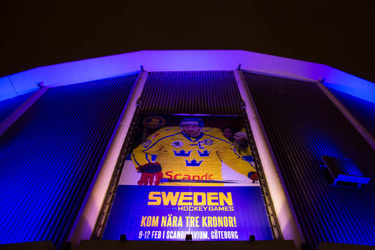 Scandinavium exteriört innan en ishockeymatch i Sweden