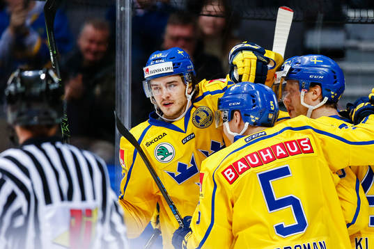 Sveriges Dennis Everberg jublar