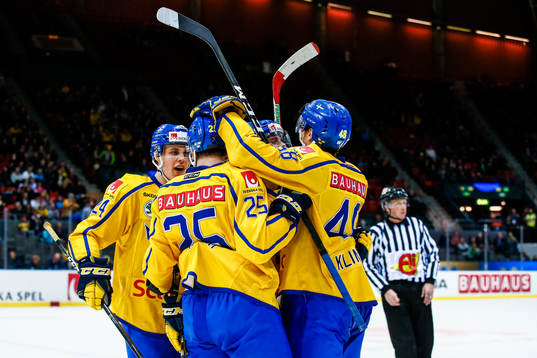 Sveriges Joel Eriksson Ek  jublar