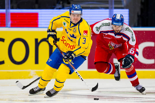 Sveriges Sebastian Aho jagad av Tjeckiens Michael Birner