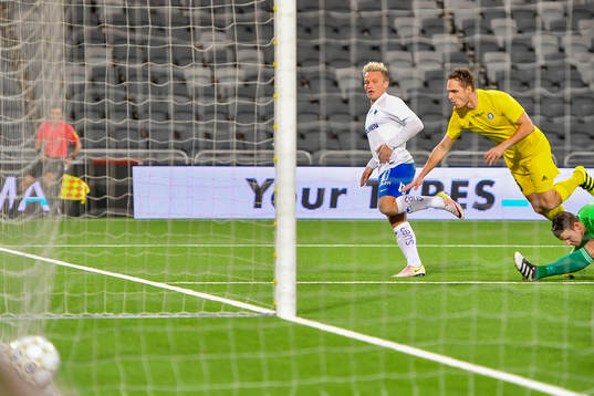 Norrköpings Nicklas Bärkroth gör 1-0 bakom HJK