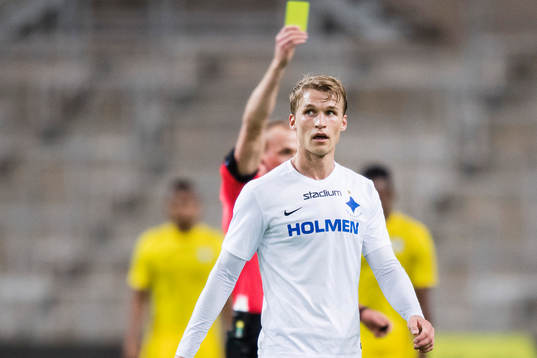 Norrköpings Sebastian Andersson lämnar en situation där