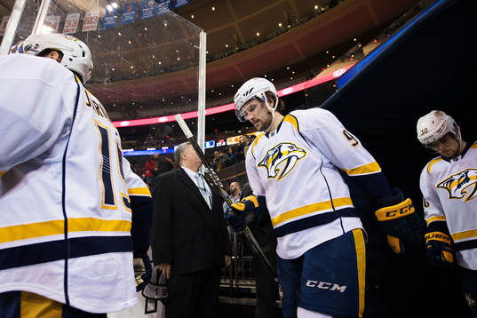 Predators Filip Forsberg och Viktor Arvidsson på väg in