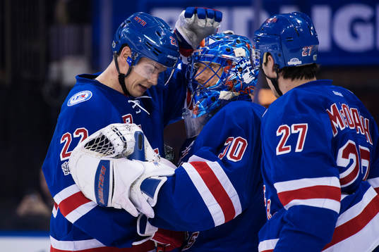 Rangers Nick Holden, målvakt Henrik Lundqvist och Ryan