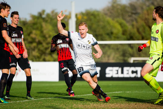Häckens David Engström jublar