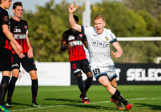 Bläddra bland fler bilder av Fotboll, Dubai International Cup 2017, Midtjylland - Häcken