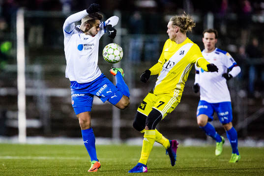Helsingborgs Moustafa Zeidan och Lyngbys Jesper Christjansen