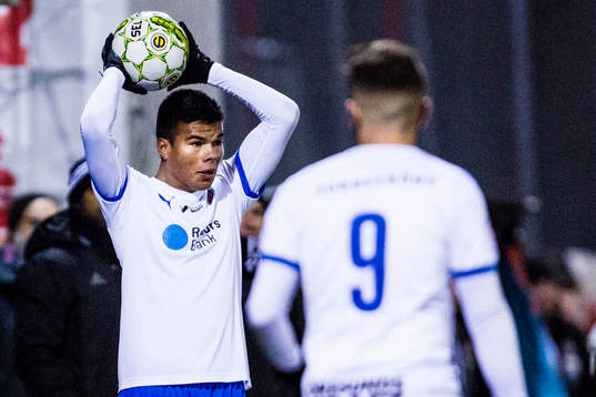 Helsingborgs Jonathan Larsson kastar inkasst