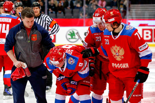 Rysslands Andrei Svetlakov leds av