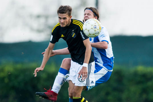 s Christos Gravius och IFK Göteborgs August Erlingmark