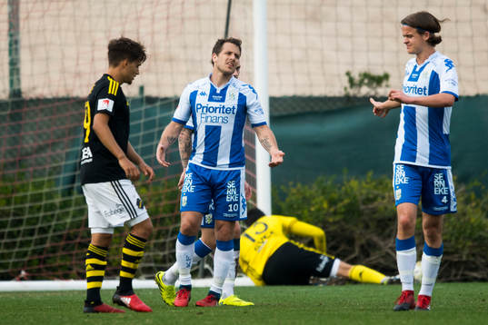 IFK Göteborgs Tobias Hysen och August Erlingmark deppar