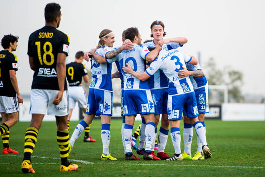 IFK Göteborgs spelare jublar