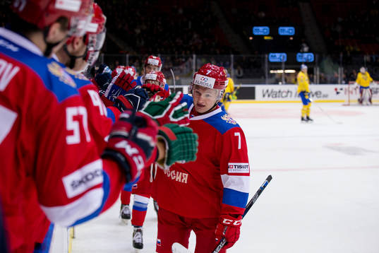 Rysslands Kirill Kaprizov jublar