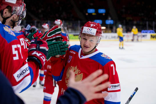 Rysslands Kirill Kaprizov jublar
