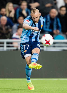 Djurgårdens Magnus Eriksson med ett skott