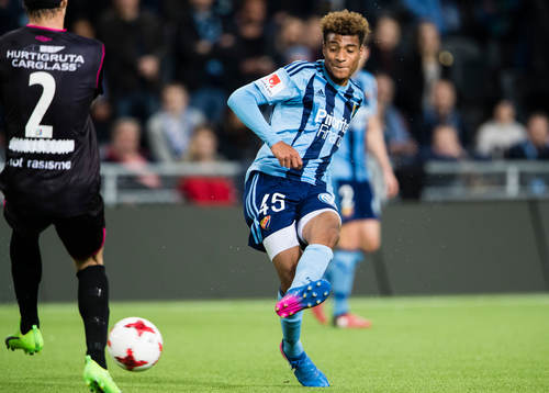Djurgårdens Joseph Ceesay med ett skott