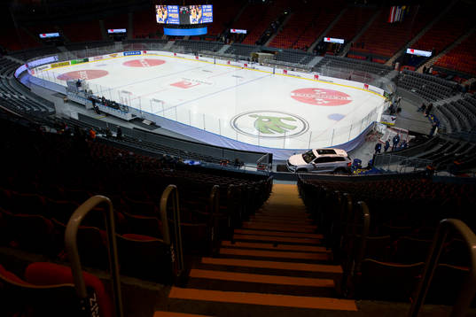 Scandinavium interiört innan en ishockeymatch i Sweden
