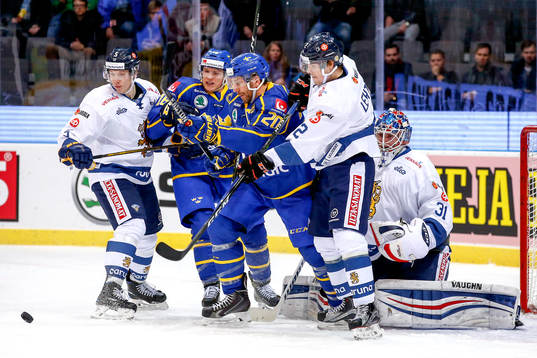 Sveriges Patrik Lundh och Joel Lundqvist oroar framför