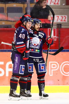 Linköpings Ken Andre Olimb och Garrett Roe jublar