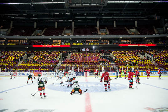 Frölunda och Malmö Redhawks värmer upp innan