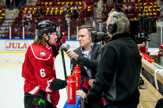Fredrik Ahlqvist intervjuar Malmö Redhawks Stefan Warg