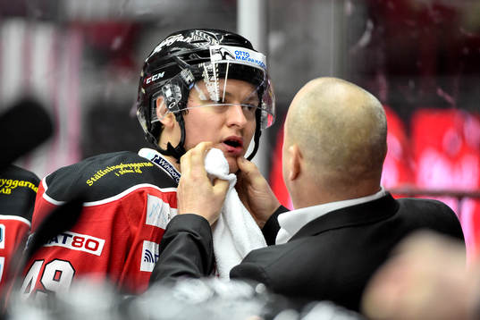 Malmö Redhawks Rhett Rakhshani får behandling