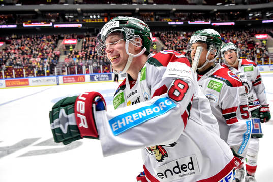 Frölundas John Nyberg jublar