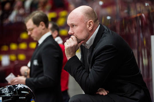 Malmö Redhawks tränare Peter Andersson deppar
