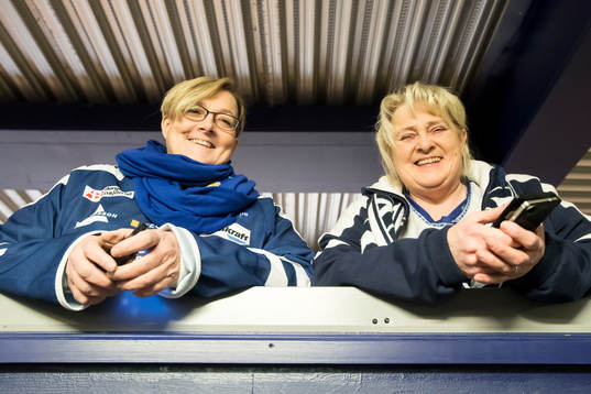 Leksands supporters innan ishockeymatchen i SHL mellan