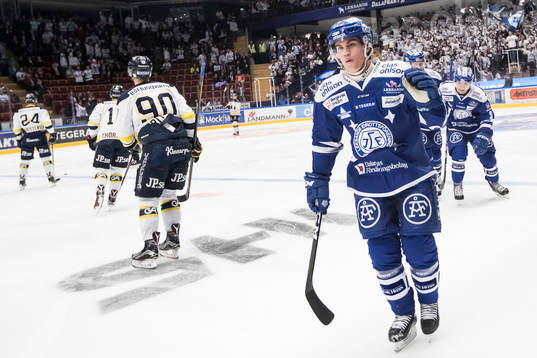 Leksands Oskar Lang jublar