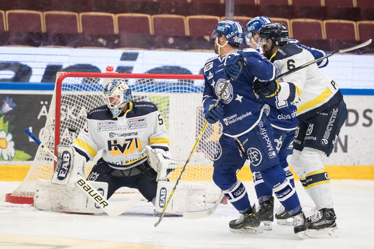 s målvakt Fredrik Pettersson-Wentzel Leksands Jesper Ollas