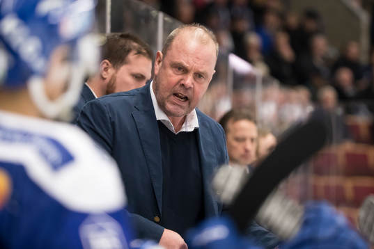 Leksands tränare Per-Erik Johnsson i ishockeymatchen i SHL