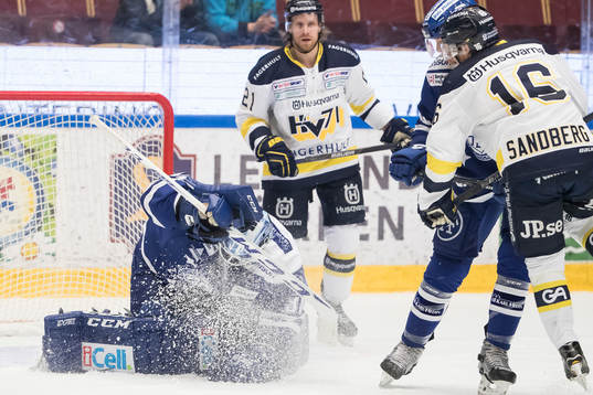 s Filip Sandberg i ishockeymatchen i SHL mellan Leksand och
