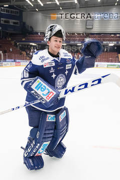 Leksands målvakt Henrik Haukeland jublar