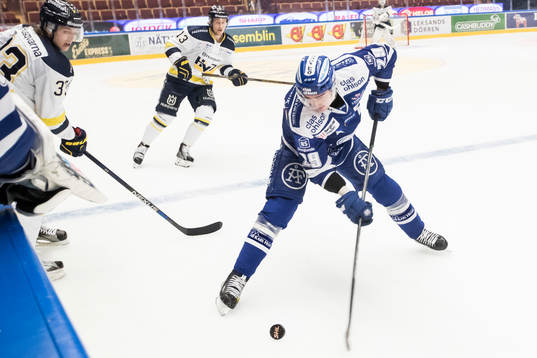 Leksands Tobias Forsberg i ishockeymatchen i SHL mellan
