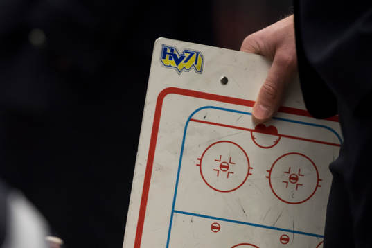 s tacktiktavla i ishockeymatchen i SHL mellan Leksand och