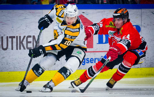 Skellefteås Joakim Lindström och Örebros Petr Zamorsky