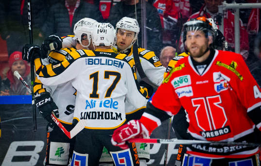 Skellefteås Bud Holloway jublar