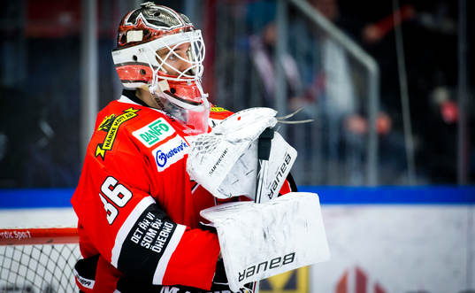 Örebros målvakt Axel Brage deppar
