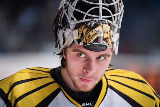 Brynäs målvakt Felix Sandström deppar