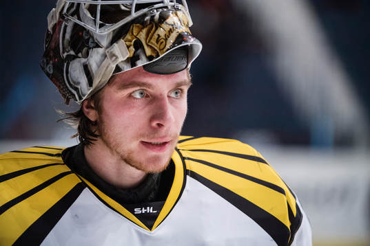 Brynäs målvakt Felix Sandström deppar